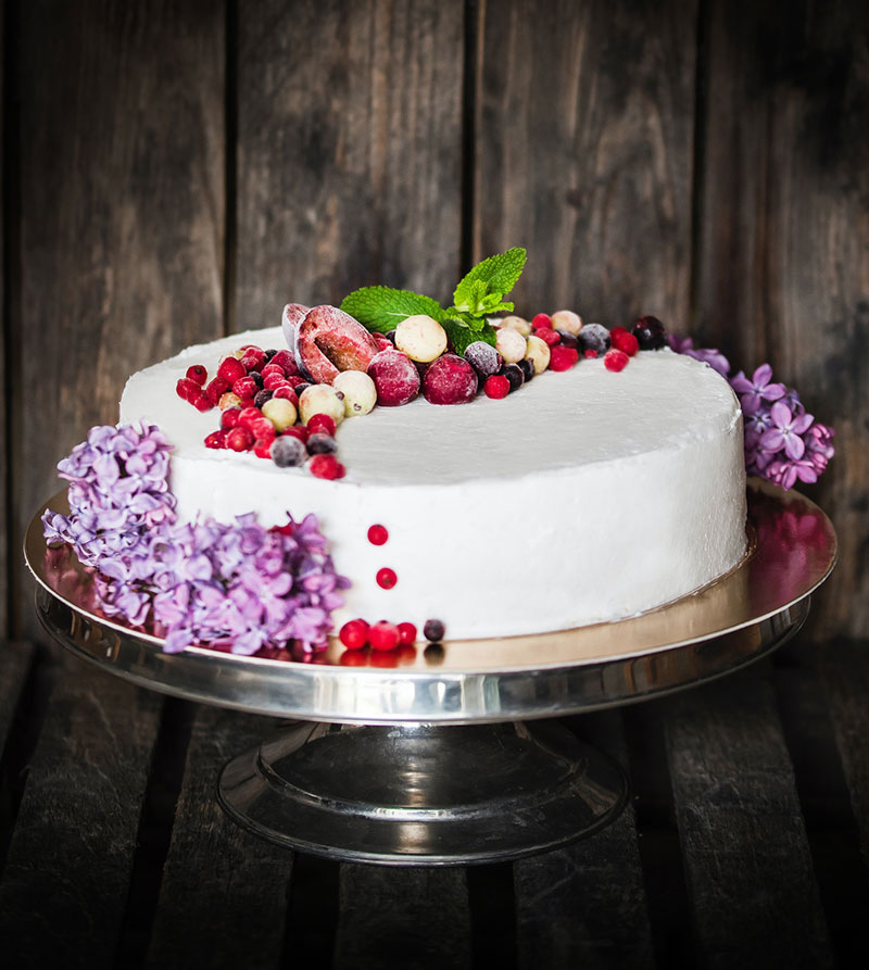La Patisserie online French bakery and patisserie run by real french chefs selling the most delicious cakes, pastries and confectionery.