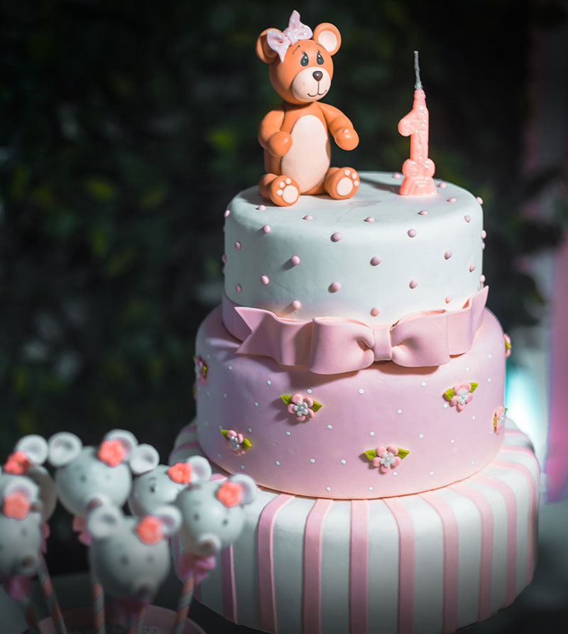 La Patisserie online French bakery and patisserie run by real french chefs selling the most delicious cakes, pastries and confectionery.